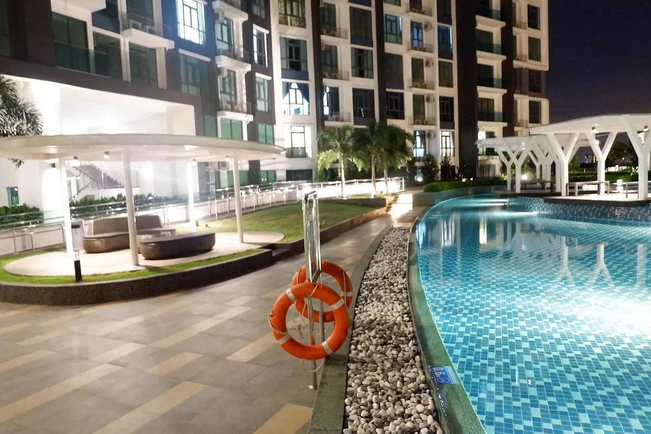 아파트 Rentostay Bayu Puteri Apartment-Crescent Bay Suites 조호르 바루