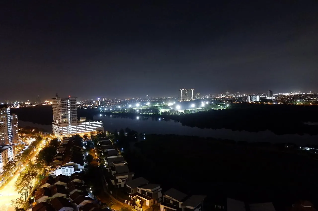 Rentostay Bayu Puteri Apartment-Crescent Bay Suites Johor Bahru 0*,  Malaysia