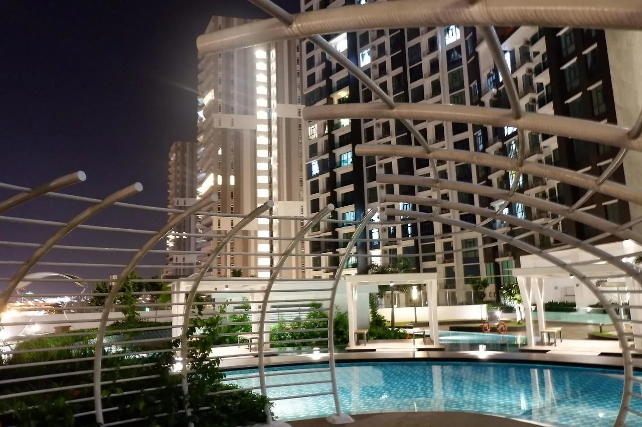 Rentostay Bayu Puteri Apartment-Crescent Bay Suites Johor Bahru