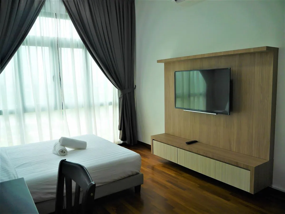 Rentostay Bayu Puteri Apartment-Crescent Bay Suites Johor Bahru 0*,  Malaysia